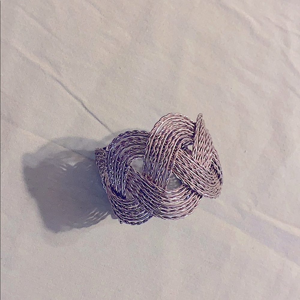 Cuff bracket - Picture 2 of 3